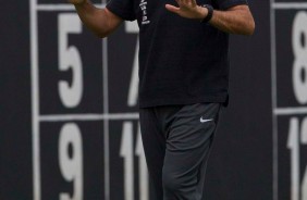 Carille durante treino derradeiro antes do duelo contra a Chapecoense