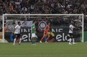 Clayson, Cássio e Love durante jogo contra a Chapecoense, na Arena Corinthians, pela Copa do Brasil