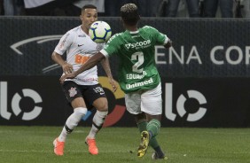 Clayson em jogada contra a Chapecoense, pela Copa do Brasil, na Arena Corinthians