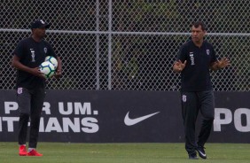 Fabinho e Carille no último treino do Corinthians antes da decisão contra a Chapecoense