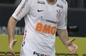 Mauro Boselli fez o primeiro gol do Corinthians contra a Chapecoense