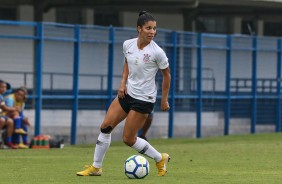 Paulinha durante jogo contra o São José, pelo Campeonato Brasileiro Feminino