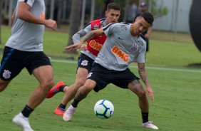 Vital e Thiaguinho no ltimo treino do Corinthians antes da deciso contra a Chapecoense