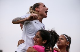 Cacau comemora seu gol contra o São José, pelo Brasileirão Feminino
