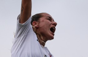 Cacau comemora seu gol contra o São José, pelo Brasileirão Feminino