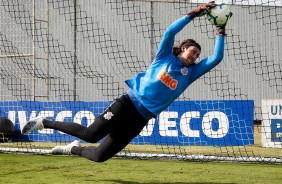 Goleiro Cássio treina na tarde desta sexta-feira no CT Joaquim Grava