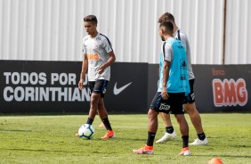 Pedrinho no treino desta sexta-feira no CT Joaquim Grava