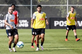 Rgis e Sergio Daz no treino desta sexta-feira no CT Joaquim Grava