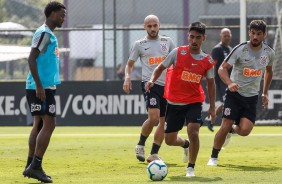 Ren Jnior e Oya no treino desta sexta-feira no CT Joaquim Grava