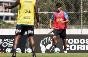 Caetano durante treino deste sábado no CT Joaquim Grava