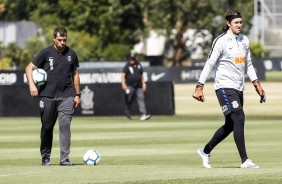 Carille e Cássio durante treino deste sábado no CT Joaquim Grava