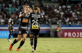 Clayson e Vital durante jogo contra o Bahia, pelo Campeonato Brasileiro 2019