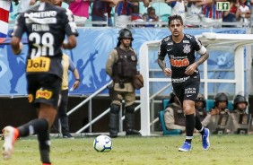 Fagner durante jogo contra o Bahia, pela estreia do Campeonato Brasileiro