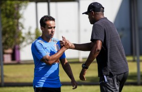 Jadson durante treino deste sábado no CT Joaquim Grava
