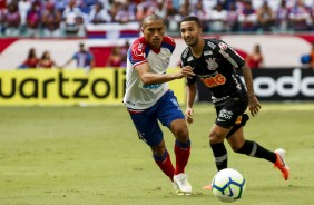 Meia Clayson durante jogo contra o Bahia, pela estreia do Campeonato Brasileiro