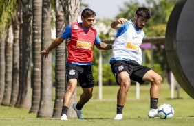 Mosquito e Bruno Mndez durante treino deste sbado no CT Joaquim Grava