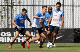 Roni, Vital, Love e Oya durante treino deste sábado no CT Joaquim Grava