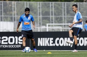 Sergio Díaz e Thiaguinho durante treino deste sábado no CT Joaquim Grava