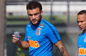 André Luís treina nesta terça-feira no CT