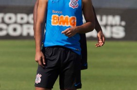 Fabrício Oya no treinamento desta terça-feira no CT
