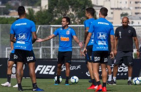 Jadson e companheiros no treino desta terça-feira no CT Joaquim Grava