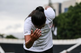 Victria comemora gol contra o So Jos, pelo Paulisto Feminino