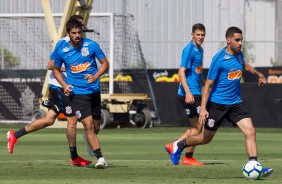 Bruno e Gabriel durante o último treino do Corinthians antes de enfrentar a Chapecoense