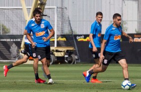 Bruno e Gabriel durante o ltimo treino do Corinthians antes de enfrentar a Chapecoense