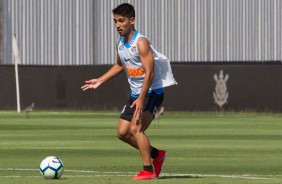 Fabrício Oya durante o último treino do Corinthians antes de enfrentar a Chapecoense