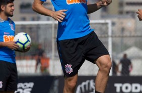 Lucas Piton durante o último treino do Corinthians antes de enfrentar a Chapecoense