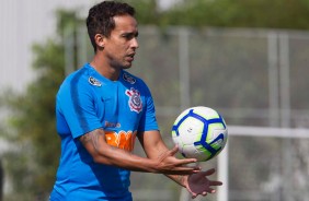 Meia Jadson durante o último treino do Corinthians antes de enfrentar a Chapecoense