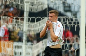 Carlos Augusto enlouquecido com seu gol contra a Chapecoense, pelo Brasileirão