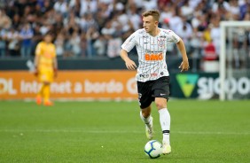 Lateral Carlos durante jogo contra a Chapecoense, na Arena Corinthians, pelo Brasileirão