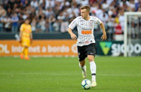 Lateral Carlos durante jogo contra a Chapecoense, na Arena Corinthians, pelo Brasileiro