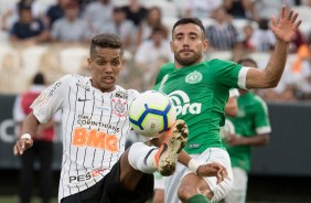 Meia Pedrinho durante jogo contra a Chapecoense, na Arena Corinthians, pelo Brasileirão