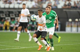 Pedrinho durante jogo contra a Chapecoense, na Arena Corinthians, pelo Brasileirão