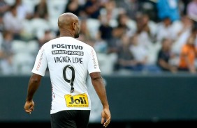 Vagner Love durante jogo contra a Chapecoense, na Arena Corinthians, pelo Brasileirão