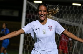 Gabi Nunes feliz com seu gol contra o Audax, pelo Brasileiro Feminino