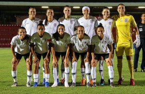 Meninas do Corinthians Futebol Feminino antes do jogo contra o Audax, pelo Brasileiro