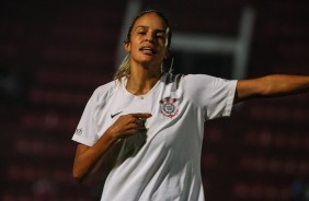 Pelo Brasileiro Feminino, Gabi Nunes comemora seu gol contra o Audax
