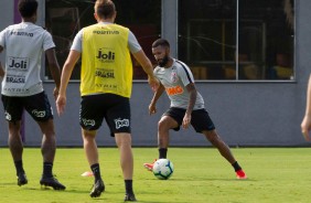 Jovem Marquinhos no jogo-treino entre Corinthians profissional e Sub-23 no CT Joaquim Grava