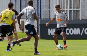 Pedrinho no jogo-treino entre Corinthians profissional e Sub-23 no CT Joaquim Grava