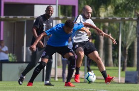 Rgis no jogo-treino entre Corinthians profissional e Sub-23 no CT Joaquim Grava