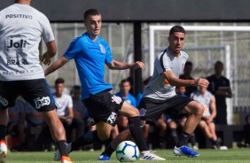 Rodrigo e Gabriel no jogo-treino entre Corinthians profissional e Sub-23 no CT Joaquim Grava