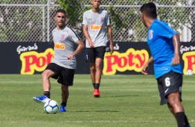 Gabriel no jogo-treino entre Corinthians profissional e Sub-23 no CT Joaquim Grava