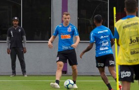 Carlos Augusto no treinamento desta terça-feira no CT Joaquim Grava; Timão enfrenta o Grêmio