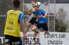Carlos e Boselli no treinamento desta terça-feira no CT Joaquim Grava; Timão enfrenta o Grêmio