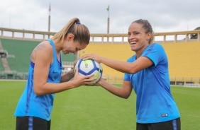 Érika e Mônica no treinamento do Corinthians Futebol Feminino desta terça-feira