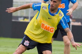 Gabriel e Boselli no treinamento desta terça-feira no CT Joaquim Grava; Timão enfrenta o Grêmio