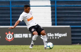 Gabriel fez o gol do Corinthians contra o Internacional, pelo Brasileiro Sub-17